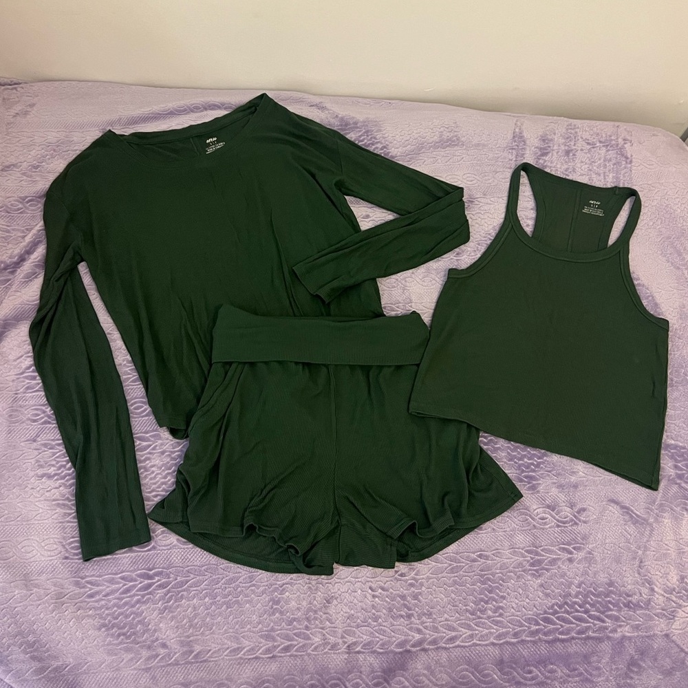 SOLD 💚 (Small) aerie real soft foldover matching set